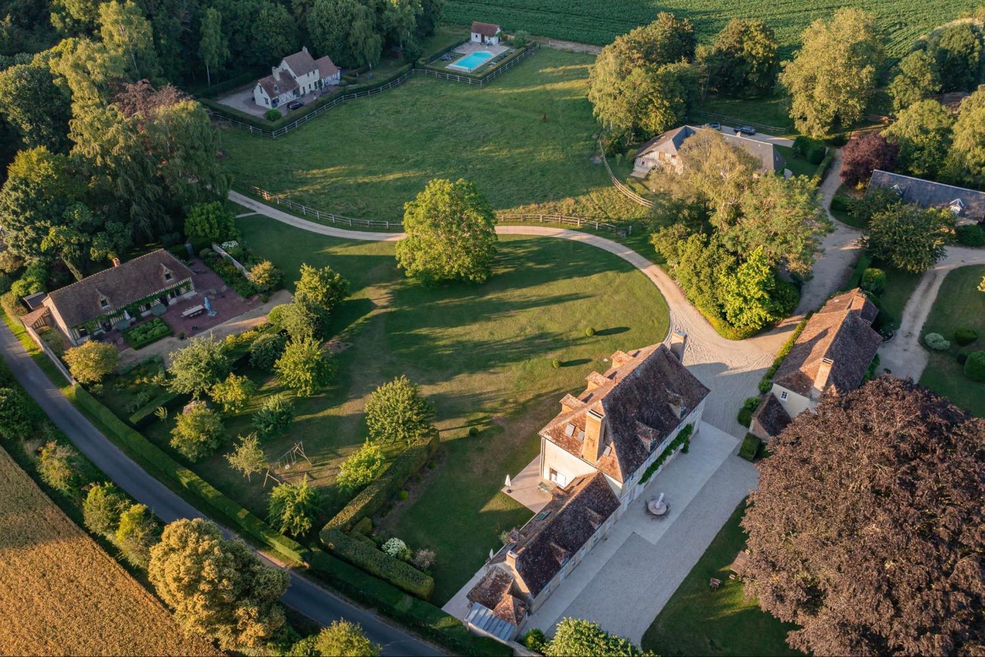 Villa Bagatelle Avec Jardin Et Piscine Chauffee Bieville-en-Auge Exterior foto